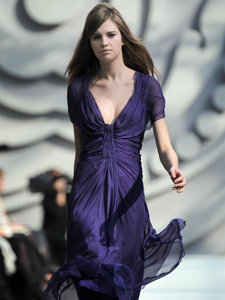 Sleeve, Shoulder, Dress, Fashion model, Formal wear, Waist, Purple, One-piece garment, Fashion, Model, 