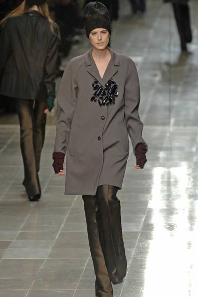 Clothing, Leg, Sleeve, Winter, Trousers, Joint, Outerwear, Coat, Style, Fashion show, 