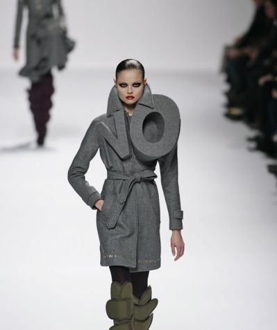 Sleeve, Shoulder, Winter, Standing, Joint, Outerwear, Style, Fashion show, Jacket, Fashion model, 