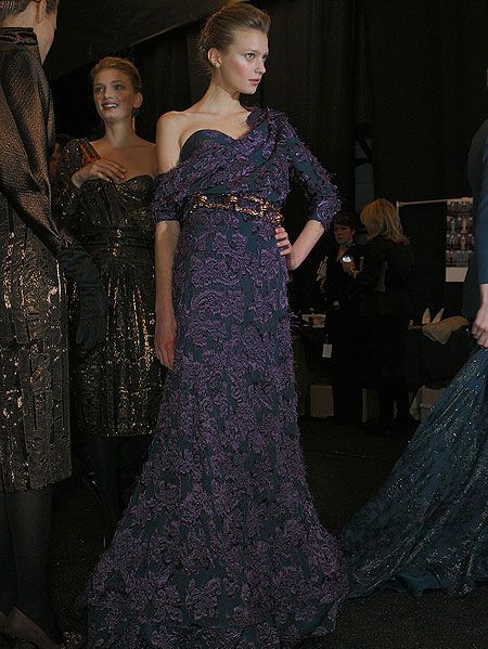 Clothing, Dress, Formal wear, One-piece garment, Gown, Fashion, Day dress, Haute couture, Fashion model, Waist, 
