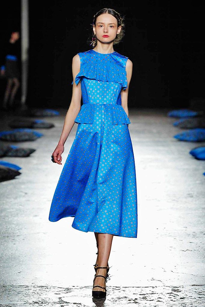 Clothing, Blue, Dress, Shoulder, Fashion show, Joint, Electric blue, One-piece garment, Fashion model, Style, 
