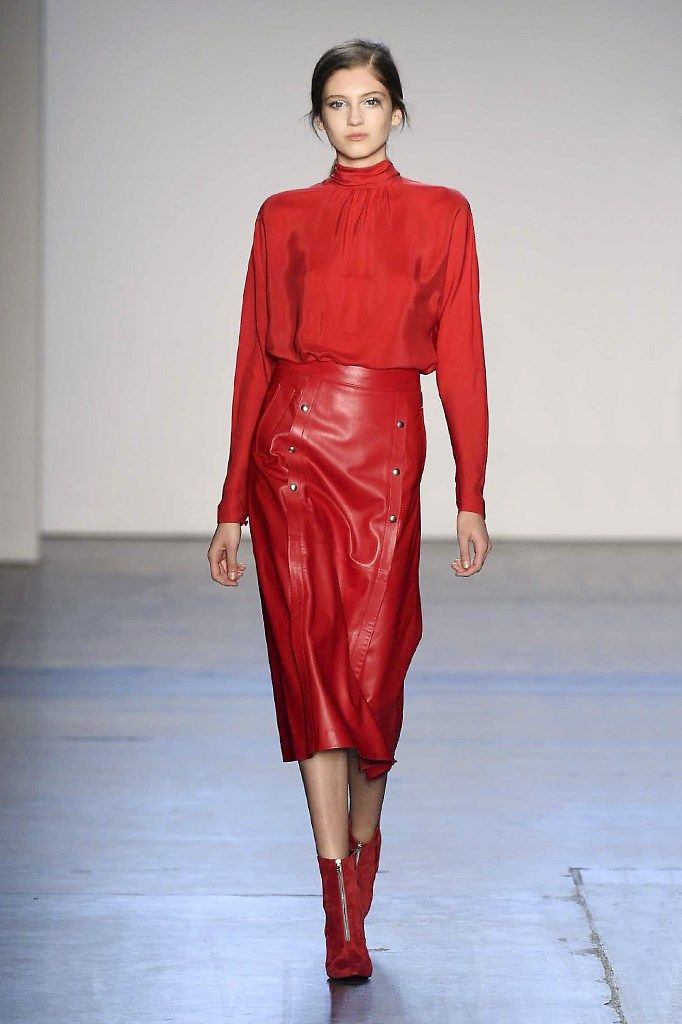 Sleeve, Shoulder, Red, Joint, Style, Fashion show, Fashion model, Runway, Fashion, Dress, 
