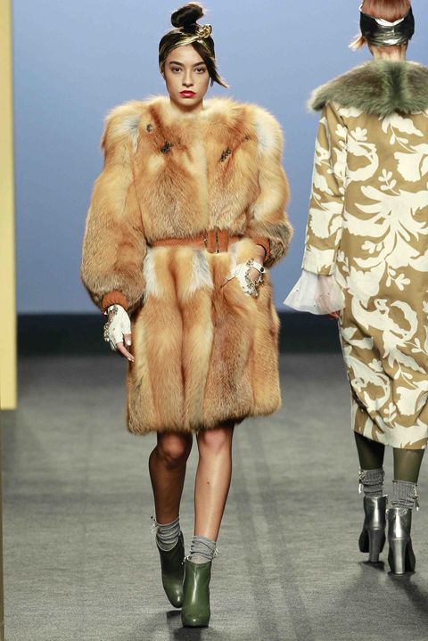 Clothing, Footwear, Textile, Fur clothing, Outerwear, Style, Fashion model, Winter, Fashion show, Natural material, 