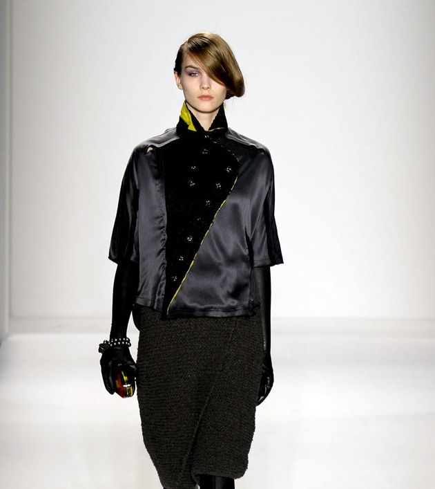 Clothing, Sleeve, Collar, Shoulder, Joint, Outerwear, Fashion model, Style, Fashion show, Knee, 