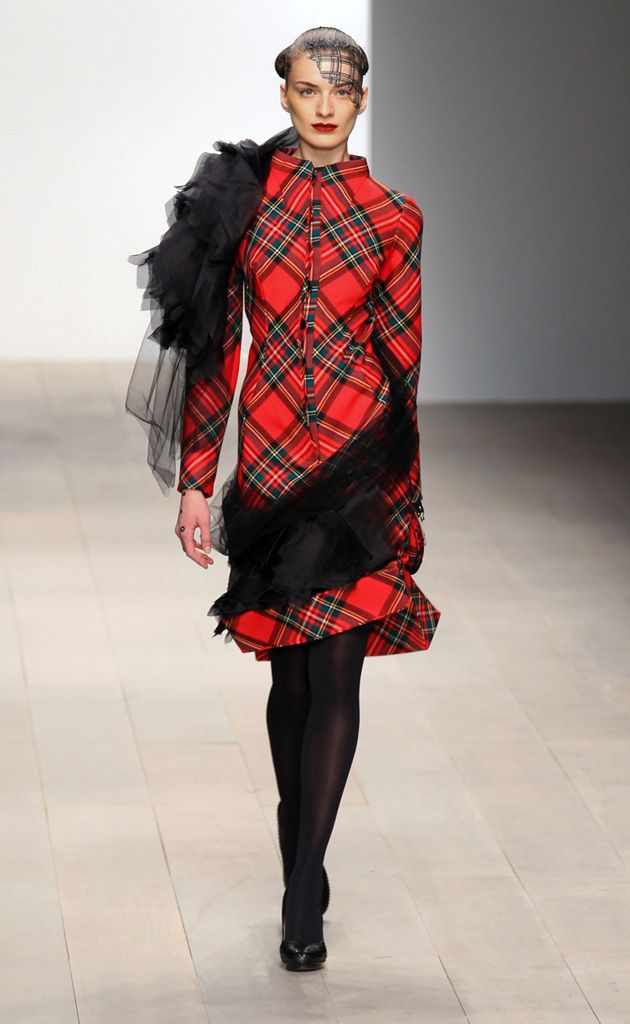 Plaid, Sleeve, Tartan, Shoulder, Textile, Joint, Red, Pattern, Style, Fashion model, 