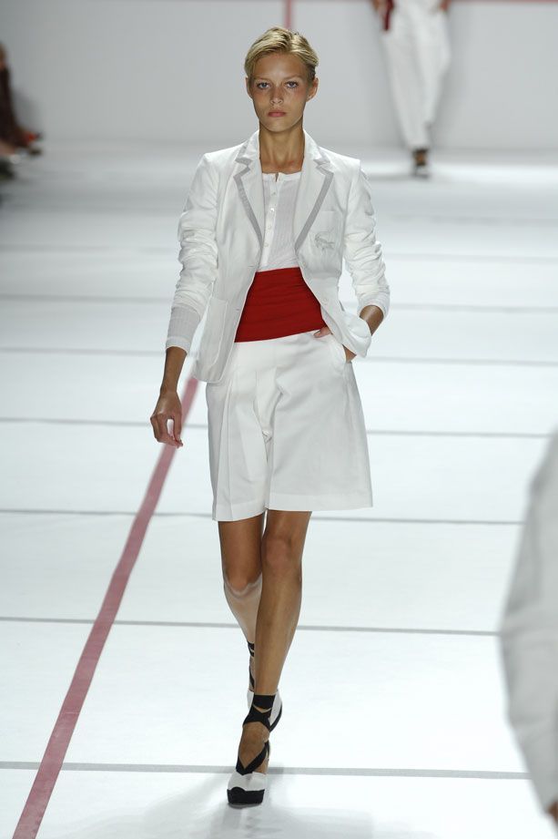 Clothing, Sleeve, Fashion show, Shoulder, Human leg, Joint, Standing, Outerwear, White, Waist, 
