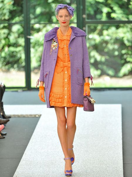 Leg, Human leg, Textile, Outerwear, Bag, Purple, Style, Coat, Fashion accessory, Orange, 