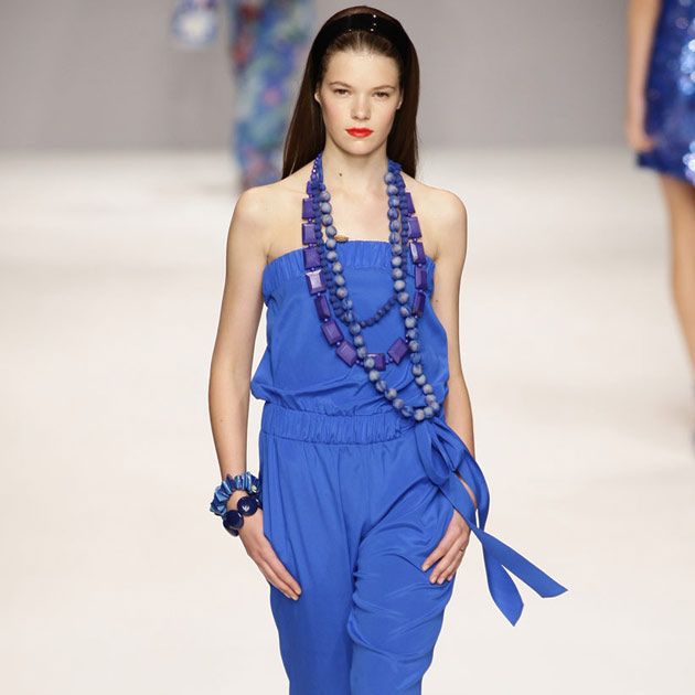 Blue, Fashion show, Shoulder, Joint, Waist, Style, Electric blue, Fashion model, Jewellery, Runway, 