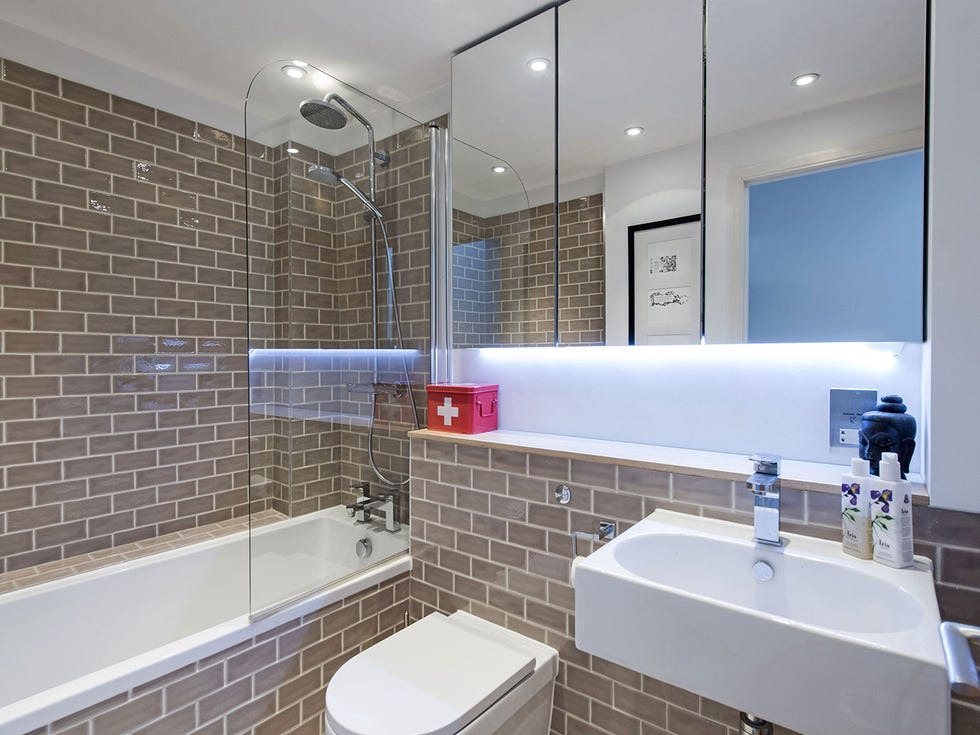 casa estrecha: baño principal