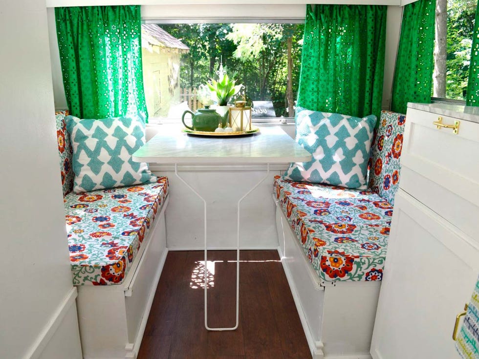Green, Interior design, Room, Floor, Textile, Flooring, Interior design, Linens, Home, Teal, 