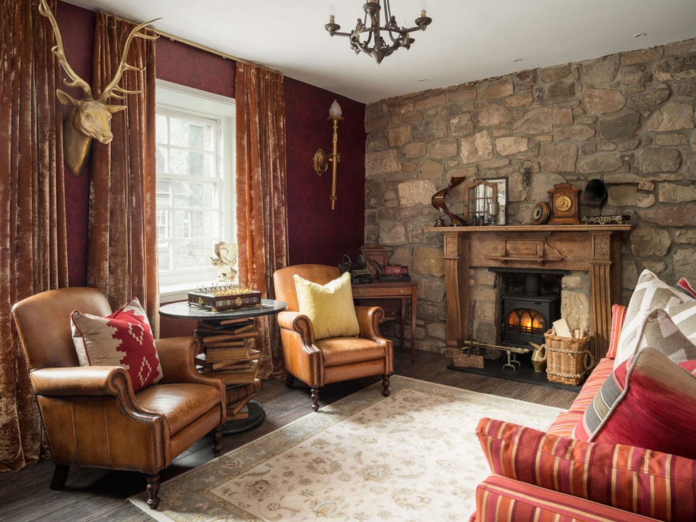 Living room, Room, Furniture, Interior design, Property, Building, Fireplace, Wall, House, Home, 