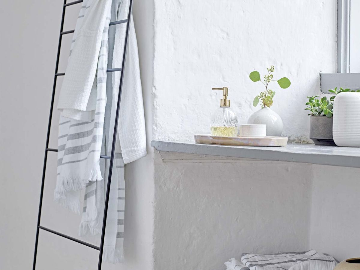 Accesorios para renovar tu baño y convertirlo en un espacio relajante
