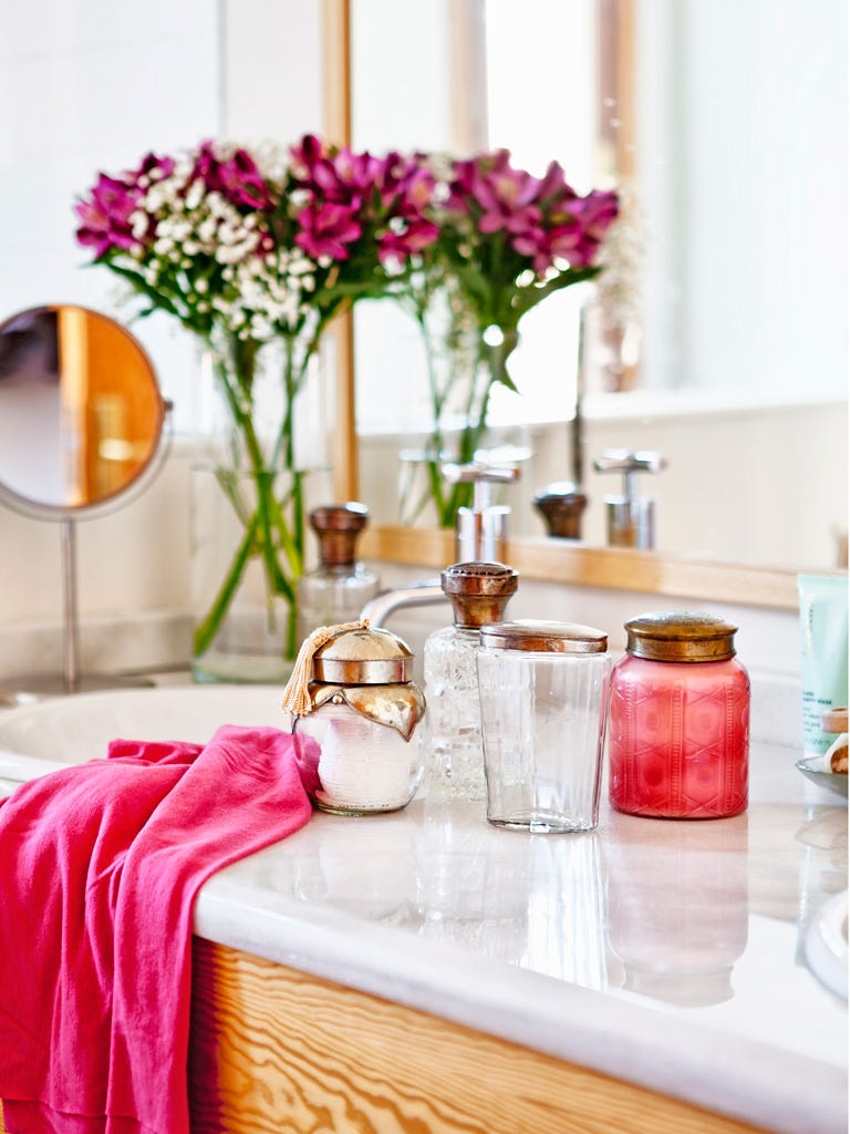 Petal, Flower, Bouquet, Interior design, Centrepiece, Cut flowers, Flower Arranging, Floristry, Serveware, Home accessories, 