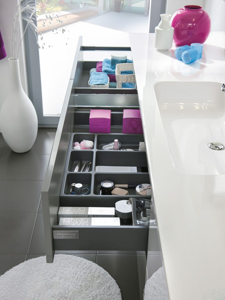 Magenta, Gloss, Plastic, Material property, Shelving, Plumbing fixture, Bathroom, Transparency, 