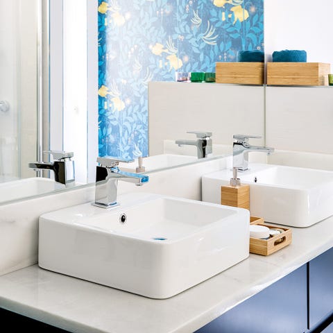 Bathroom, Tap, Room, Sink, Bathtub, Product, Plumbing fixture, Interior design, Ceramic, Tile, 
