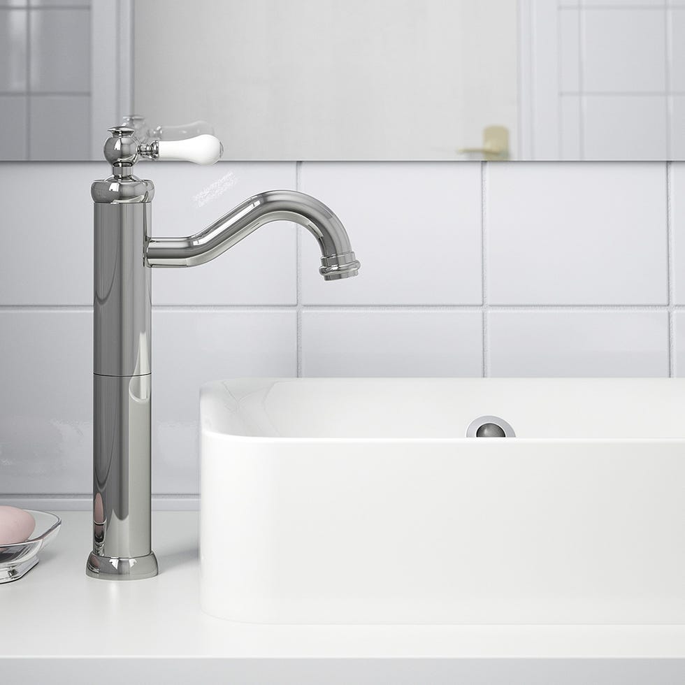 grifo de lavabo vintage metálico