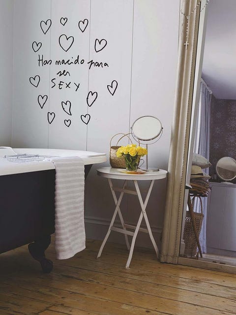 Room, Floor, Flooring, Table, Interior design, Grey, Interior design, Wood flooring, Still life photography, Handwriting, 
