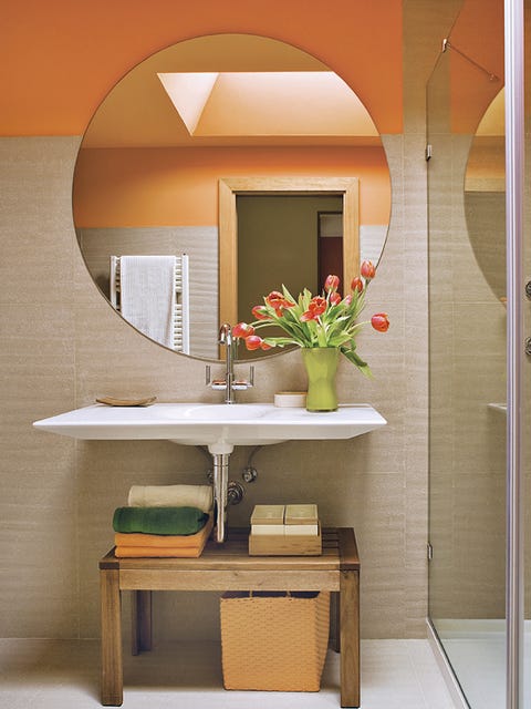 Interior design, Table, Room, Wall, Interior design, Mirror, Bouquet, Flower Arranging, Desk, Plywood, 
