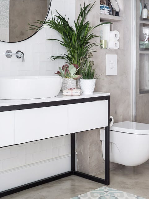 baño moderno en blanco y gris