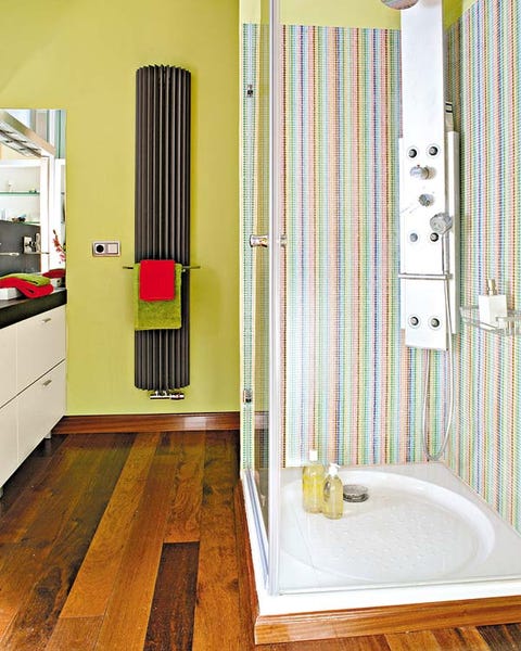 Cuatro ideas para decorar un baño actual y lleno de color