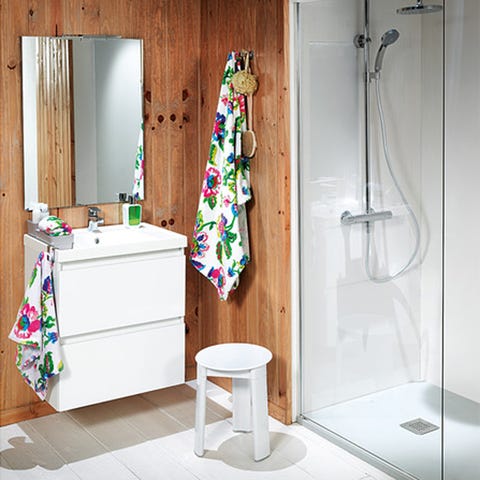 Room, Floor, Interior design, Wall, Flooring, Fixture, Cabinetry, Shower head, Household supply, Hardwood, 