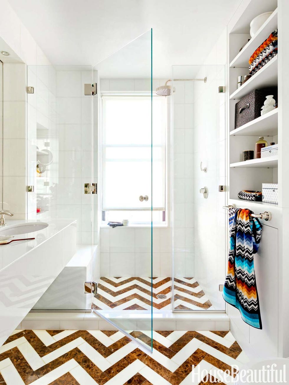 White, Room, Bathroom, Interior design, Floor, Property, Tile, Furniture, Shelf, Building, 
