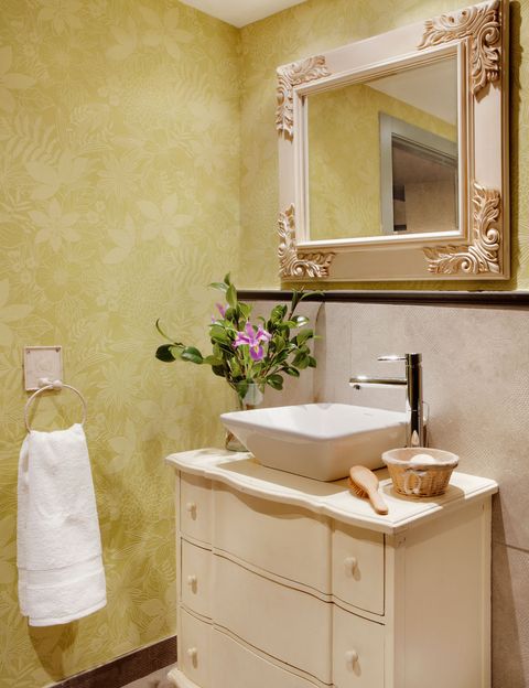 Room, Interior design, Bathroom sink, Property, Wall, Drawer, Bathroom cabinet, Tap, Plumbing fixture, Cabinetry, 
