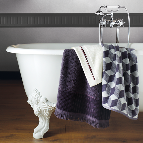 Product, Textile, White, Clothes hanger, Floor, Plumbing fixture, Black, Household supply, Bathtub, Grey, 