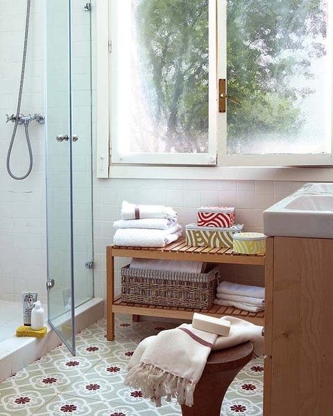 Room, Textile, Interior design, Linens, Floor, Fixture, Home accessories, Daylighting, Bedding, Bed sheet, 