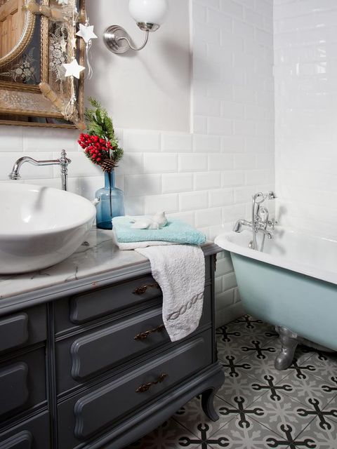 Bathroom, Room, Tap, Sink, Property, Blue, Tile, Interior design, Bathroom sink, Turquoise, 