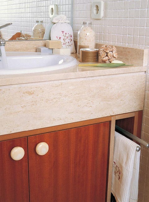 Wood, Room, Porcelain, Wood stain, Wall, Interior design, Ceramic, Hardwood, Tile, Countertop, 