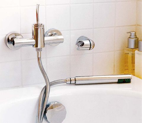 Plumbing fixture, Product, Wall, Plumbing, Bathtub accessory, Bathroom accessory, Household hardware, Tap, Bathroom, Sink, 