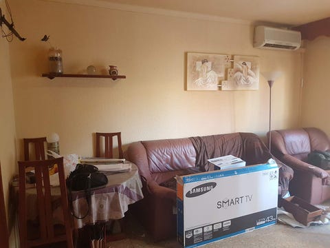 Room, Property, Furniture, Wall, Bedroom, Floor, Interior design, House, Building, Bed sheet, 