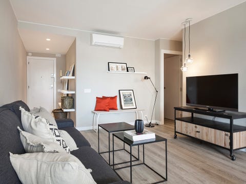 Room, Wood, Interior design, Floor, Wall, Ceiling, Furniture, Flooring, Table, Linens, 