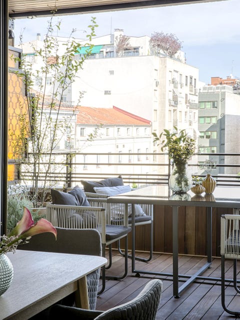 piso moderno y alegre, terraza