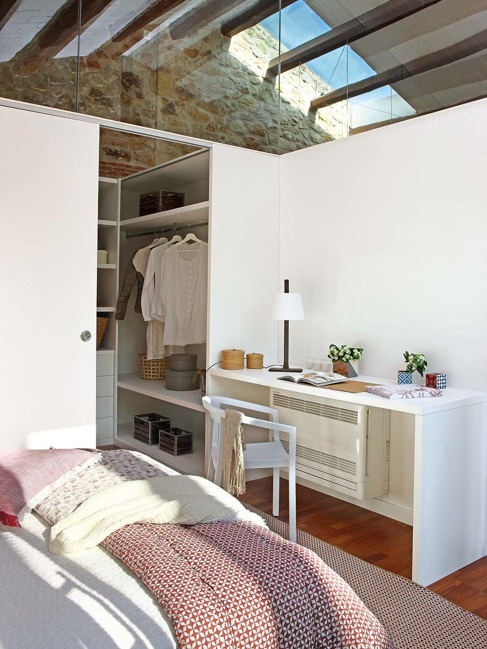 Room, Interior design, Floor, Textile, Ceiling, Linens, Wall, Bed, Flooring, Bedding, 