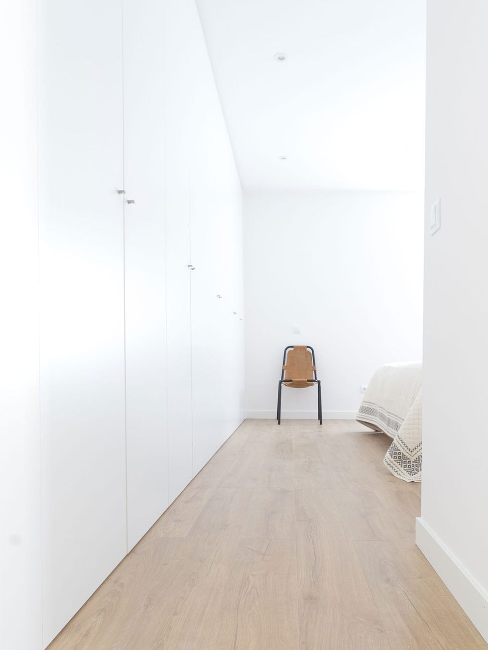 White, Floor, Property, Interior design, Room, Wall, Flooring, Architecture, Line, Wood flooring, 