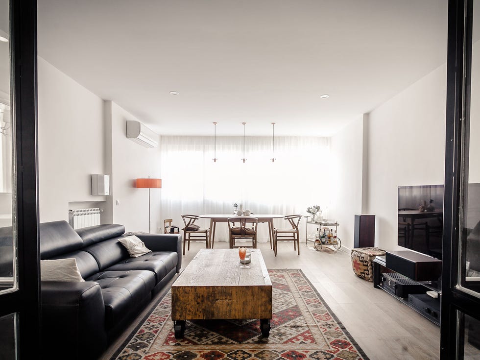 Interior design, Room, Living room, Furniture, Property, House, Building, Ceiling, Architecture, Floor, 