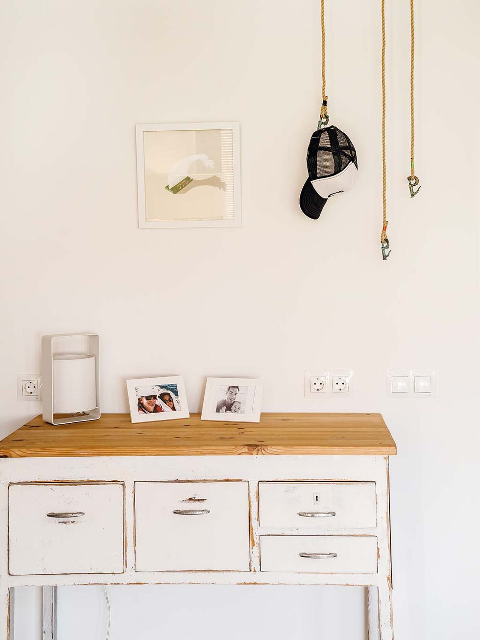 White, Furniture, Chest of drawers, Room, Yellow, Table, Wall, Drawer, Interior design, Nightstand, 