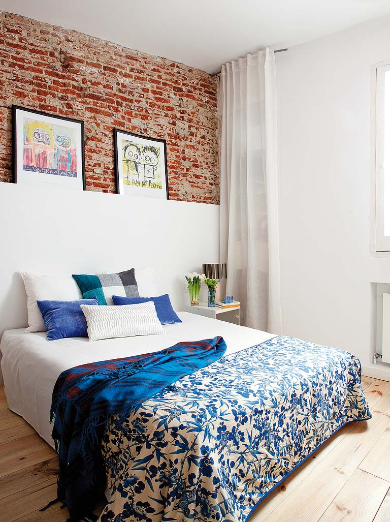 Bedroom, Bed, Furniture, Bed sheet, Room, Property, Bedding, Interior design, Bed frame, Wall, 