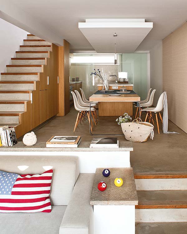 Room, Interior design, Living room, Furniture, Property, Building, Ceiling, House, Table, Home, 
