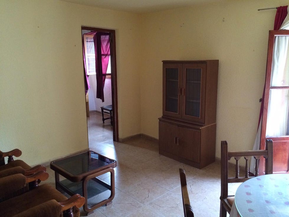 Room, Property, Floor, Building, House, Furniture, Interior design, Real estate, Architecture, Door, 