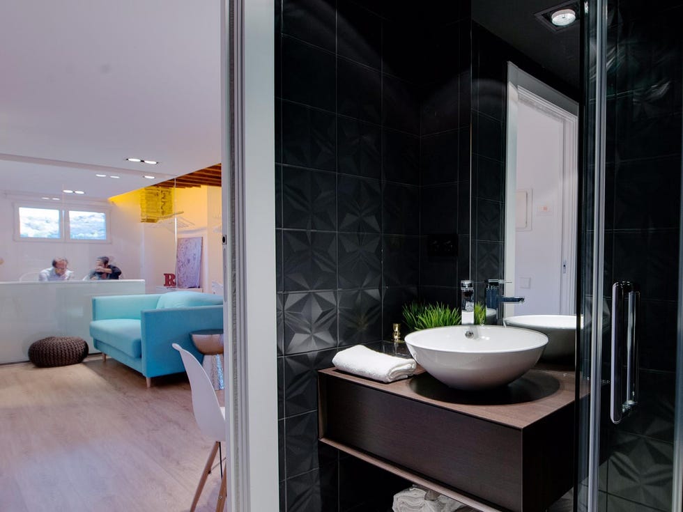 Bathroom, Room, Property, Interior design, Building, Architecture, House, Tile, Furniture, Floor, 