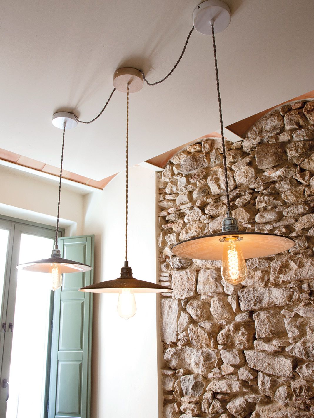 Light fixture, Lighting, Ceiling, Light, Wall, Lighting accessory, Room, Chandelier, Interior design, Lamp, 