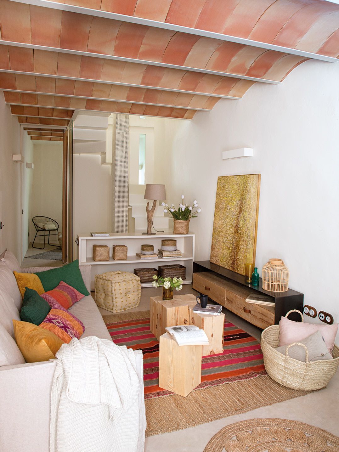 Living room, Room, Interior design, Furniture, Property, Ceiling, House, Building, Home, Wall, 