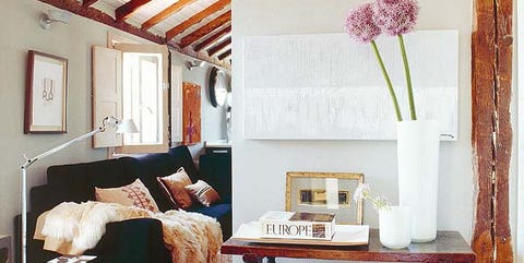 Ático abuhardillado con vigas de madera Ático abuhardillado con vigas de madera