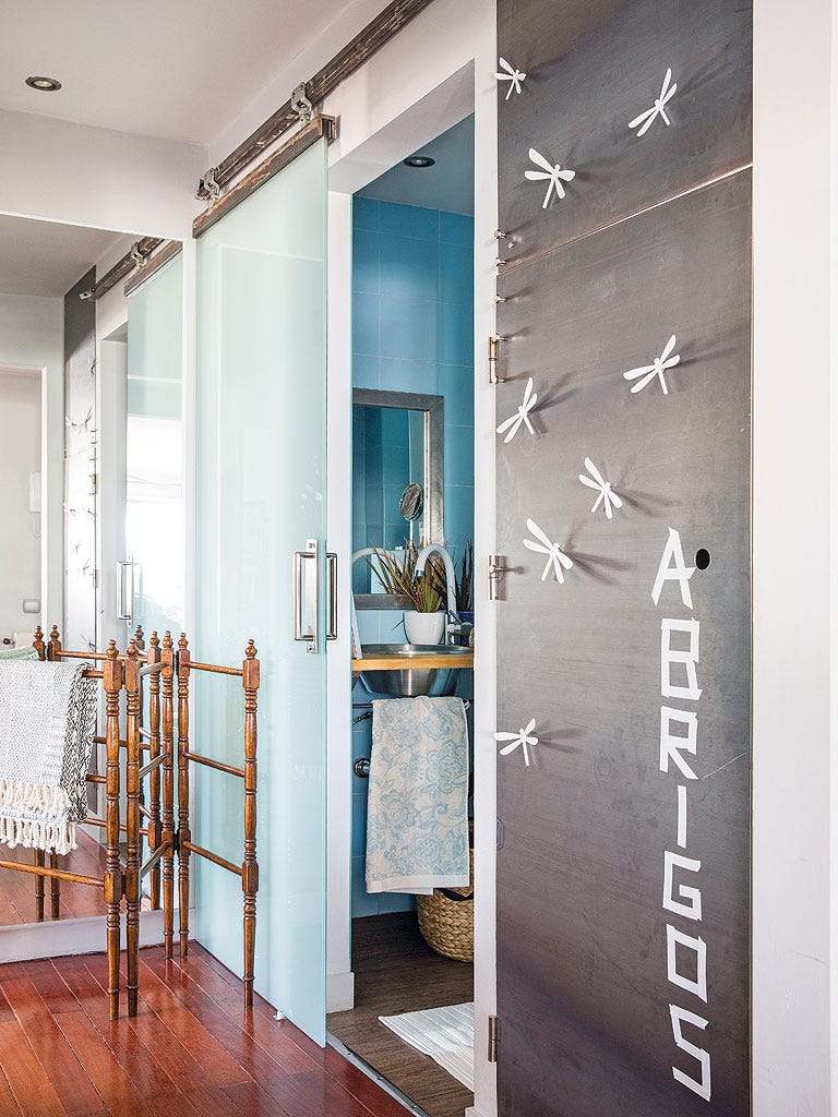 Wall, Room, Door, Ceiling, Interior design, Floor, Property, Automotive exterior, Building, Furniture, 