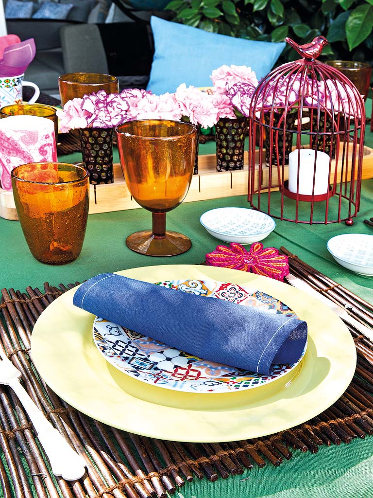 Table, Food, Dish, Cuisine, Tableware, Drink, Dessert, Drinkware, Furniture, 