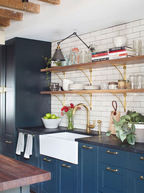 Cocina con muebles azules estilo vintage