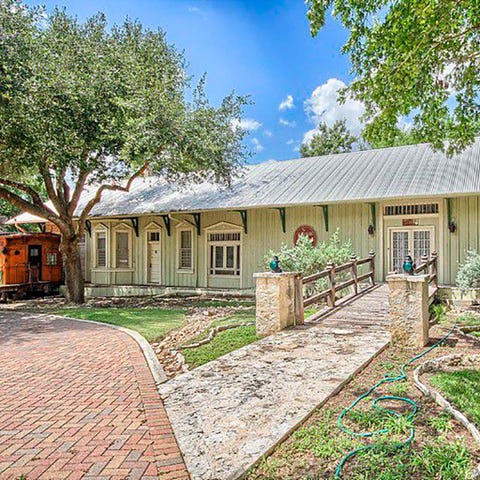 Property, Home, Real estate, House, Building, Residential area, Yard, Architecture, Tree, Estate, 